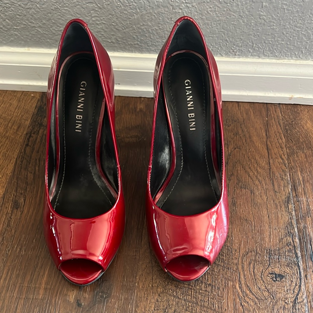 Red Pump